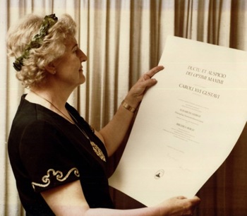 Ilse Lehiste receiving honorary doctorate